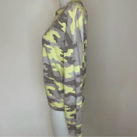 Evereve Peyton Jensen Neon Camo Soft Sweatshirt Women’s Size Small - Picture 4 of 12